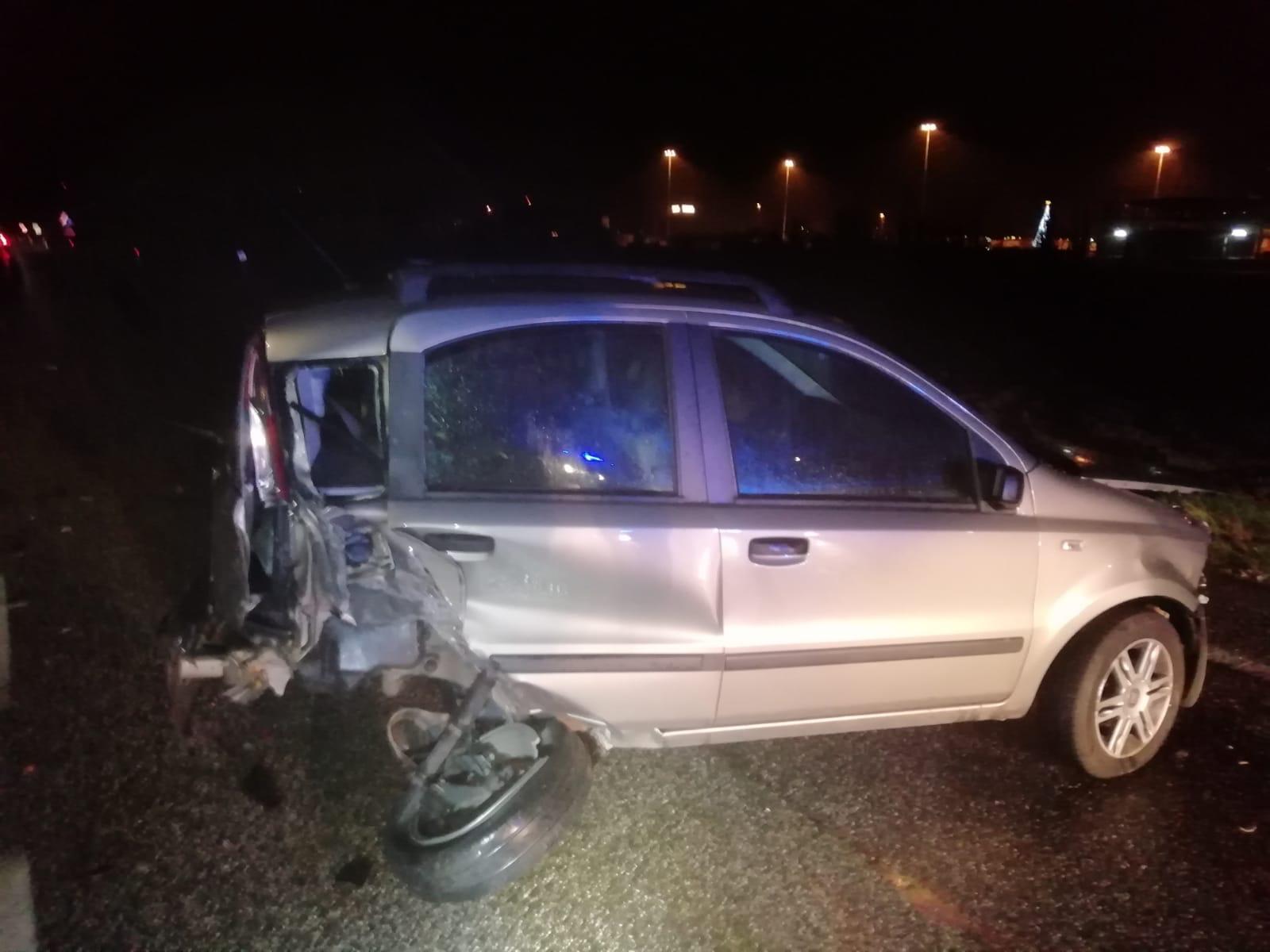 Immagine per Maxi tamponamento sulla regionale a Villesse, naso rotto per uno degli autisti coinvolti